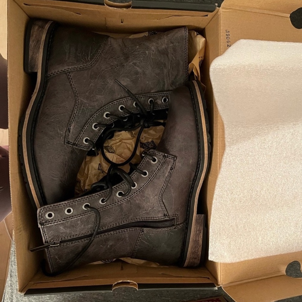 Harley boots size 7.5 brand new in box